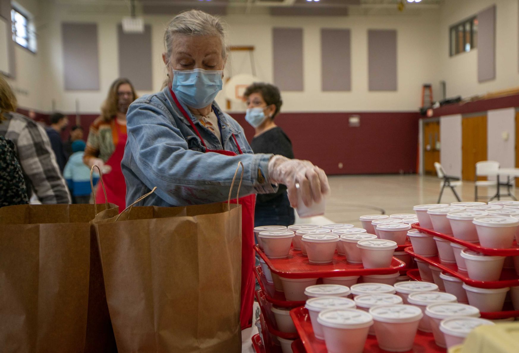 St. Luke's United Methodist Church gives drive-through Thanksgiving meals